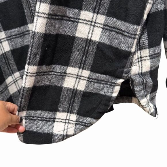 Member's Mark Women's Plaid Shacket Black & White Size L Button-Up - Picture 5 of 6